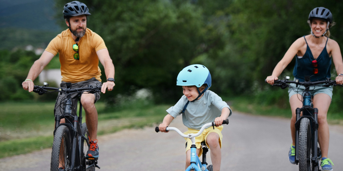 Safe Cycling with Children A Family-Friendly Guide