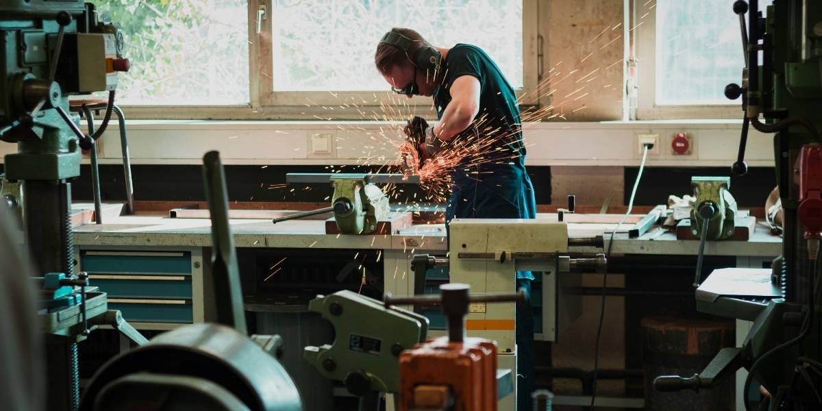 Building a Thriving Electronics Repair Business: A Step-by-Step Guide
